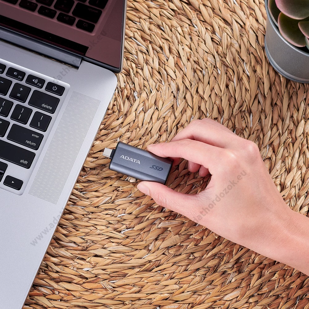ADATA SC750 USB-C 3.2 GEN 2 KÜLSŐ SSD MEGHAJTÓ 1000GB SZÜRKE