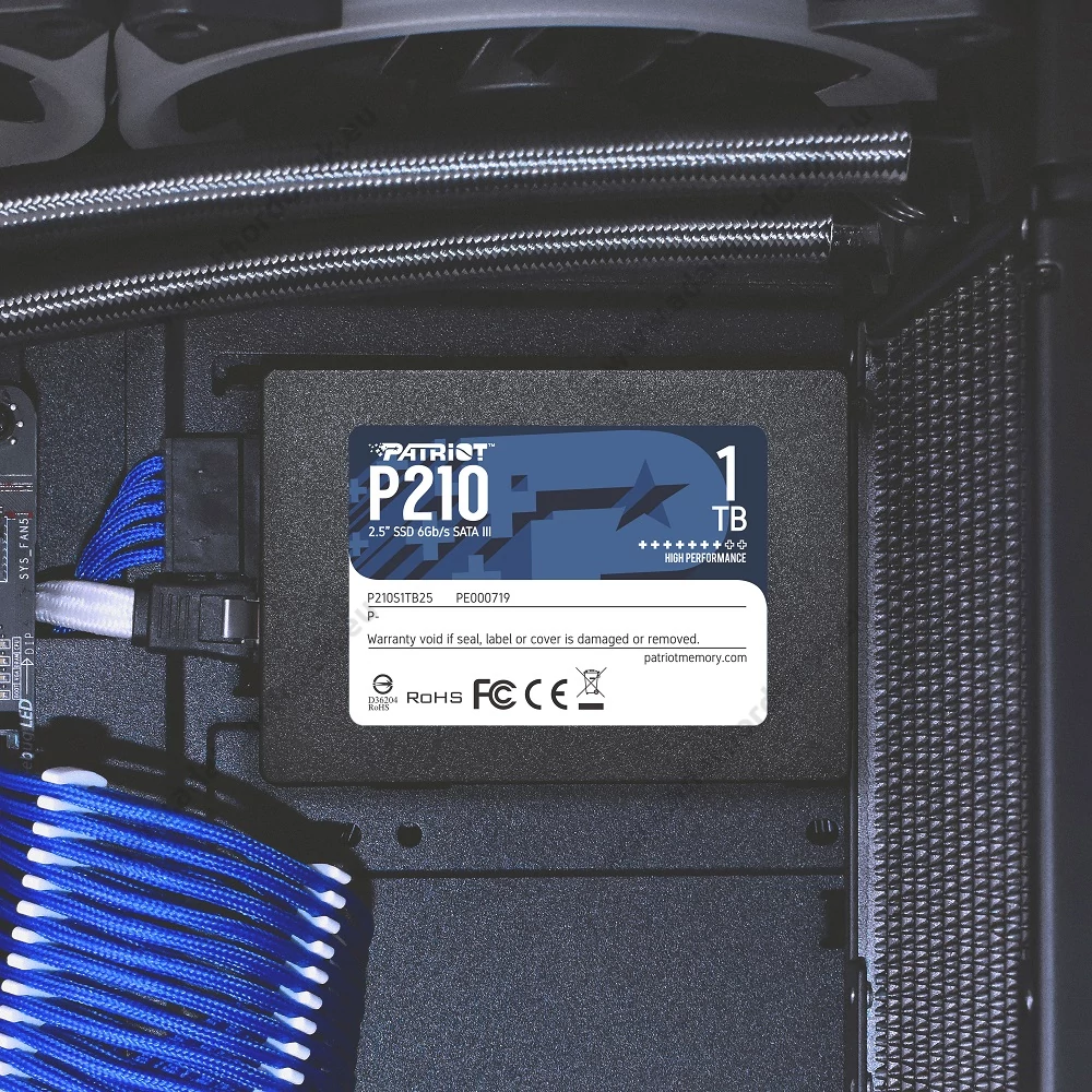 PATRIOT P210 2,5 COL MÉRETŰ SATA III 520/430 MB/s 7mm SSD MEGHAJTÓ 1TB