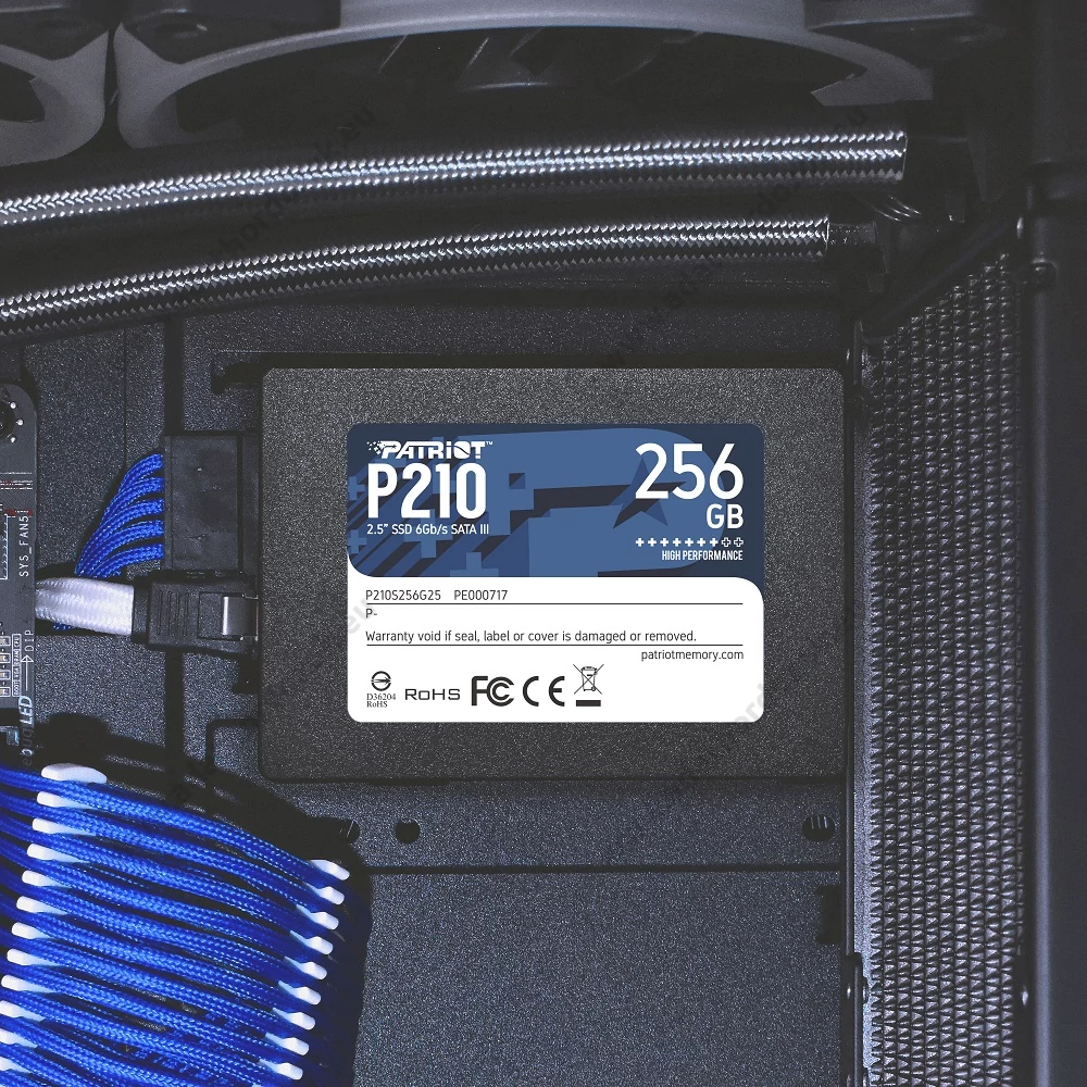 PATRIOT P210 2,5 COL MÉRETŰ SATA III 500/400 MB/s 7mm SSD MEGHAJTÓ 256GB